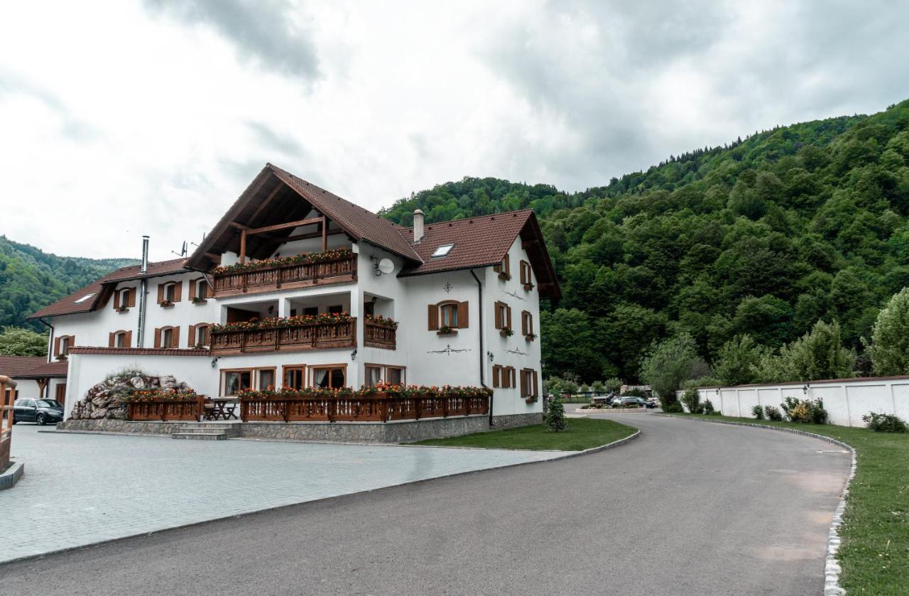 Popasul Craiului Villa Zărneşti Bagian luar foto