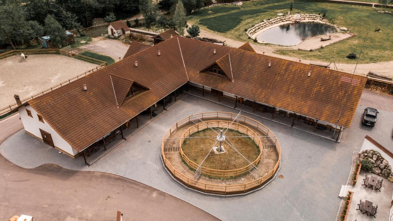 Popasul Craiului Villa Zărneşti Bagian luar foto