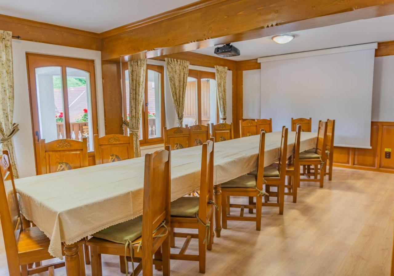 Popasul Craiului Villa Zărneşti Bagian luar foto