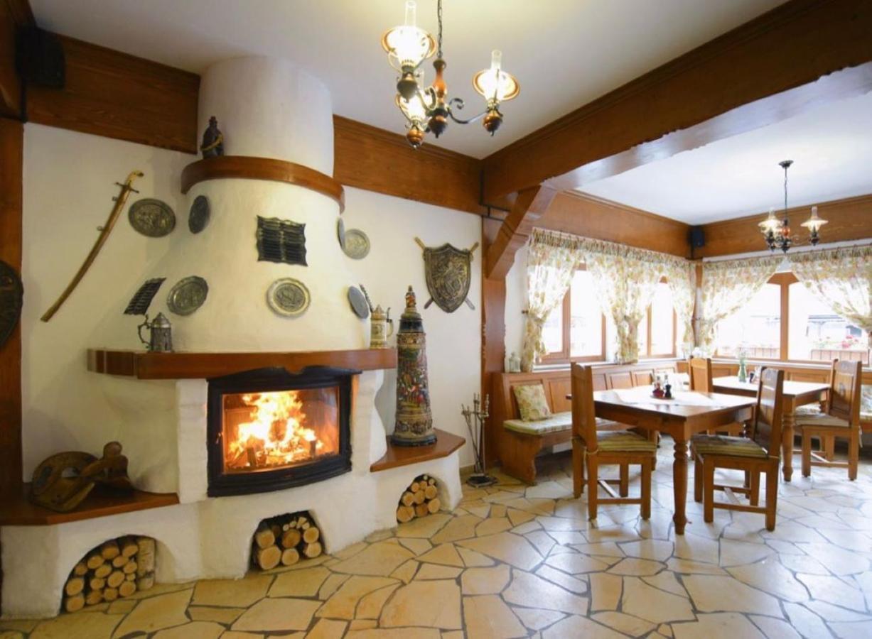Popasul Craiului Villa Zărneşti Bagian luar foto